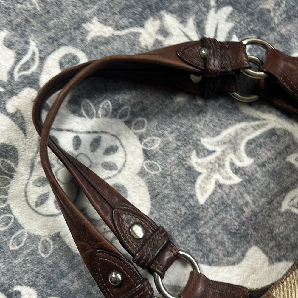 Large Coach satchel. See pics for wear on corners and straps - Picture 9 of 13